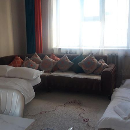 3 Rooms Apartment In The Centre Of Ulgii City Exterior foto
